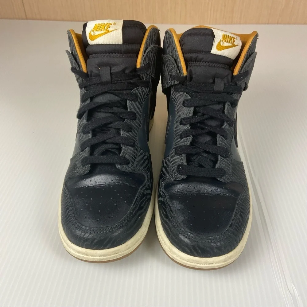 Nike Dunk High Sneakers Women’s 8 Black Gum Sole 543242-004